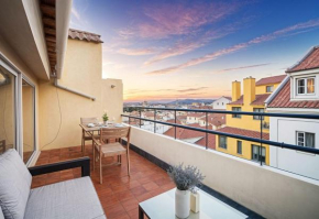 Charming 1BR with Terrace Views of Bridge | By Airnest